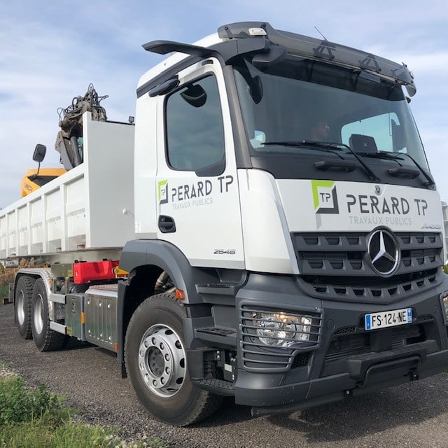 camion perard tp de face